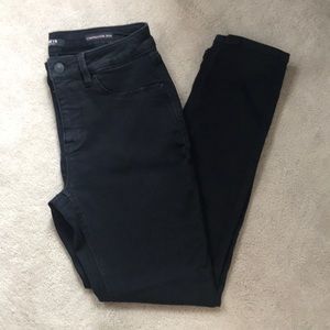 Black Curve Appeal skinny compression ankle jeans